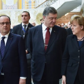 Порошенко, Меркель и Олланд решили актвизировать работу в нормандском формате