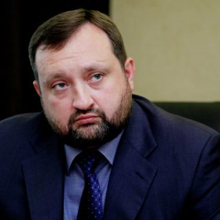 Сергей Арбузов: власти Украины загоняют страну в долговую яму