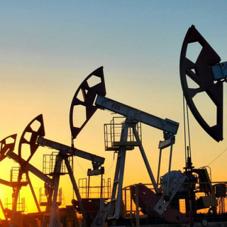 Новак: Россия готова обсуждать заморозку добычи нефти