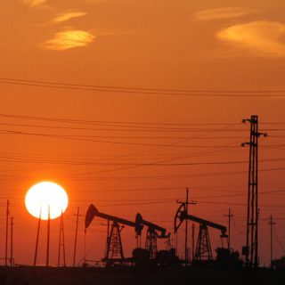Нефтяные доходы Азербайджана сократились
