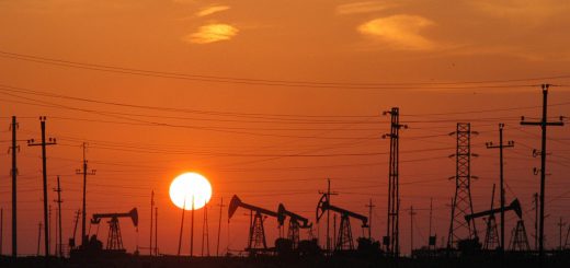 Нефтяные доходы Азербайджана сократились