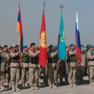 На евразийском пространстве активно проходят многосторонние военные учения.