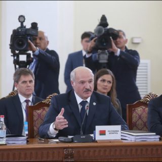 Лукашенко хочет пересмотреть отношения с контрпартнерами