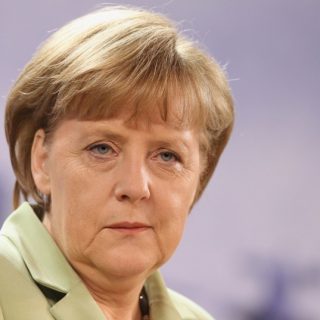 Канцлер Германии Ангела Меркель лишилась последних союзников в Европе и тем самым обрекла страну на полную изоляцию