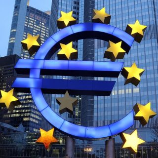 Аналитики Европейского центрального банка обсуждают вероятность нахождения экономики Евросоюза в "стагнационной ловушке"