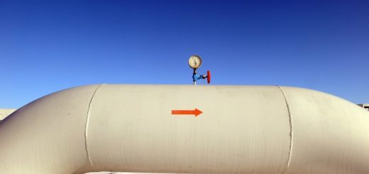 «Корпорация нефти и газа» Грузии управляет магистральным газопроводом «Север — Юг», по которому российский газ доставляется в Армению транзитом через Грузию.