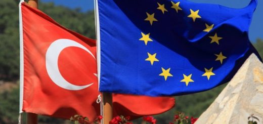 Волна энтузиазма в турецком обществе по поводу вступления в ЕС, достигшая пика примерно в 2005 году, сменилась разочарованием.