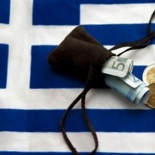 Еврогруппа обсудит риски, которые могут помешать Греции погасить кредит, который страна получила в рамках программы финансовой помощи.