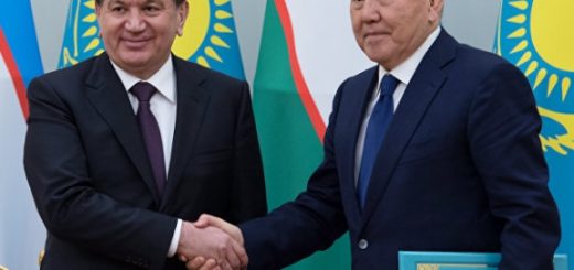 Президенты Узбекистана и Казахстана Шавкат Мирзиеев и Нурсултан Назарбаев