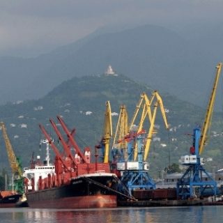 Узбекистан ищет маршруты для доставки своих товаров в Европу