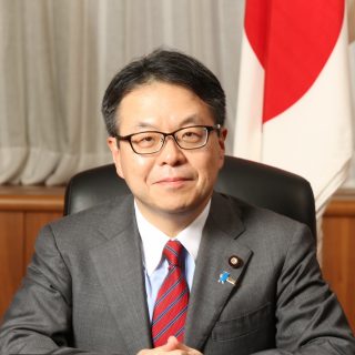 Министр экономики, торговли и промышленности Хиросигэ Сэко