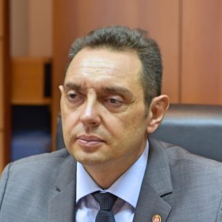 Министр обороны Сербии Александр Вулин