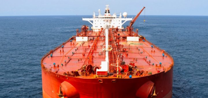 Танкер с нефтью