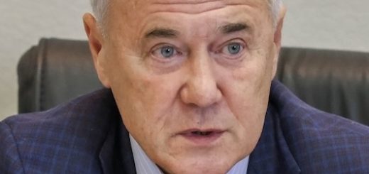 Анатолий Аксаков