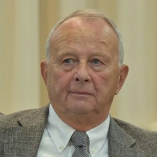 Александр Дынкин