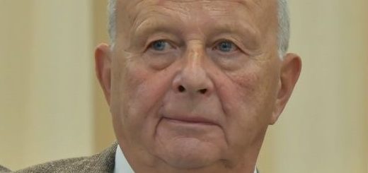 Александр Дынкин