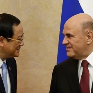 Михаил Мишустин и Сонсай Сипхандон