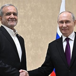 Путин и Пезешкиан